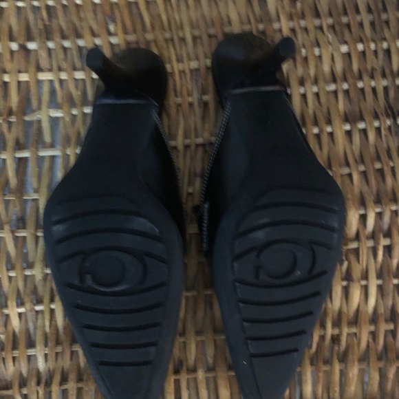 Coach Heels - Picture 3 of 3